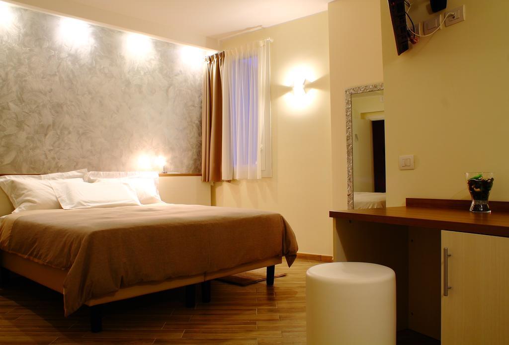 Bhl Boutique Rooms Legnano Room photo