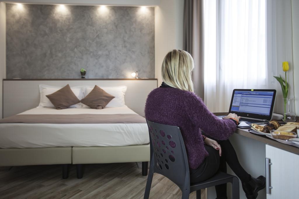 Bhl Boutique Rooms Legnano Exterior photo