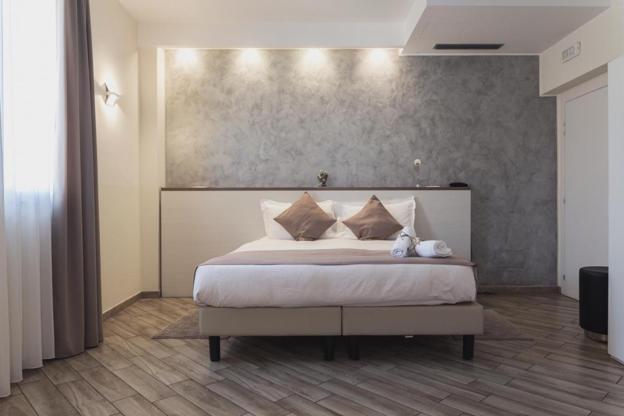 Bhl Boutique Rooms Legnano Exterior photo