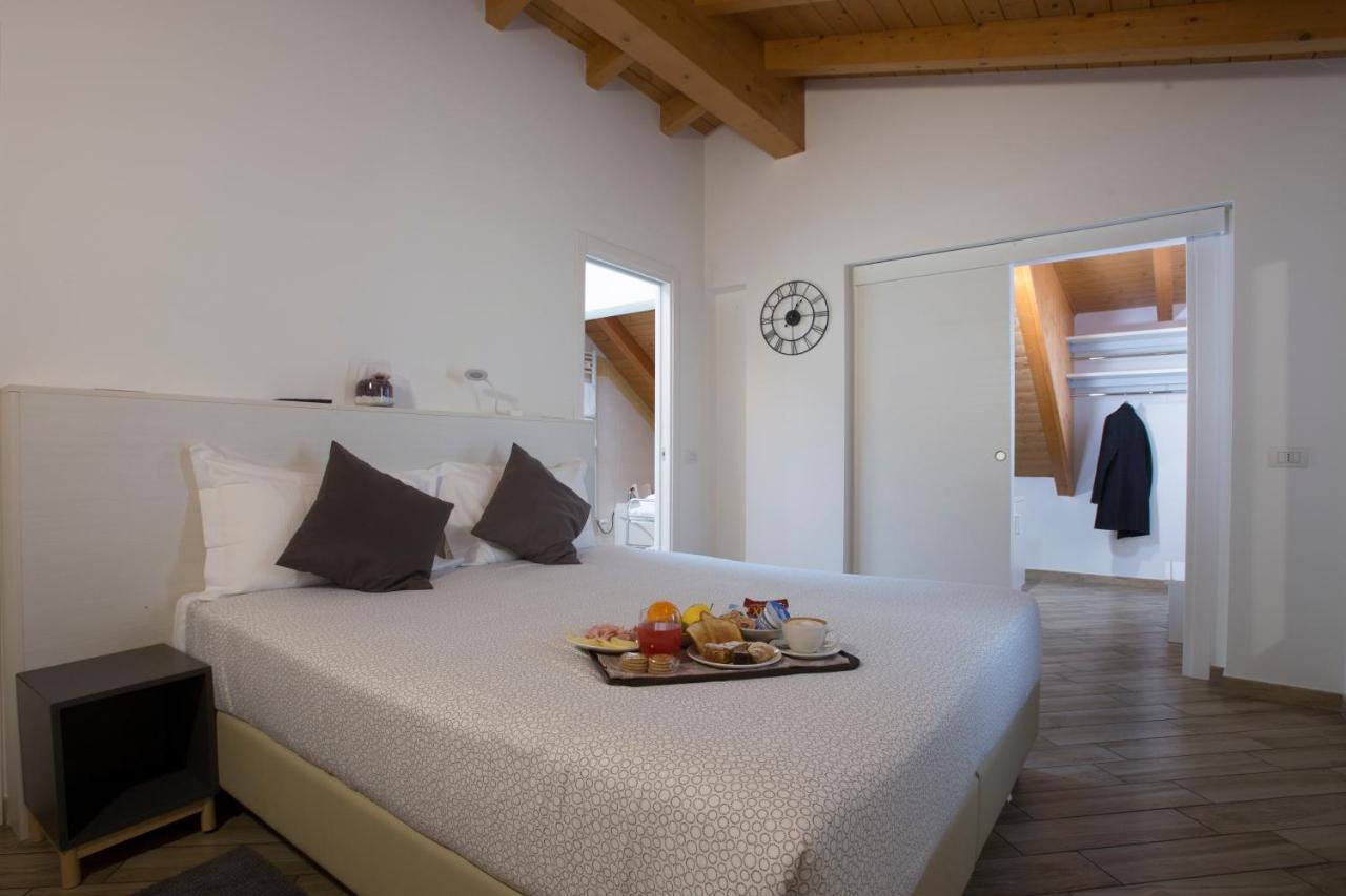 Bhl Boutique Rooms Legnano Exterior photo