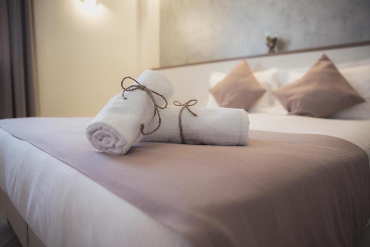 Bhl Boutique Rooms Legnano Exterior photo